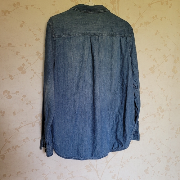 XL Boyfriend Fit Chambray with patch - Picture 5 of 5